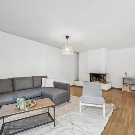 Chic 3-bedroom Near Center * Zúrich