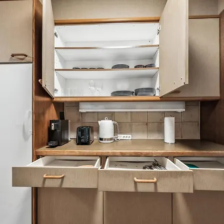 Apartamento Chic 3-bedroom Near Center *