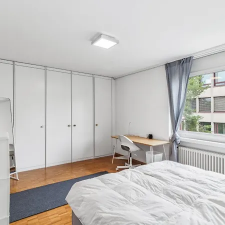 Apartamento Chic 3-bedroom Near Center Zúrich