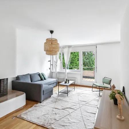 Chic 3-bedroom Near Center Zúrich