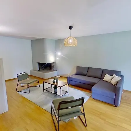 Apartamento Chic 3-bedroom Near Center