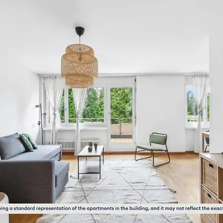 Chic 3-bedroom Near Center Apartamento