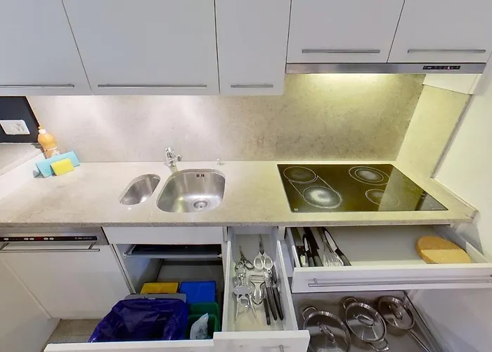 Apartman Chic Near Center *