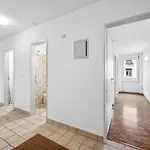 Chic Near Center