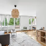 Chic Near Center Апартаменты *