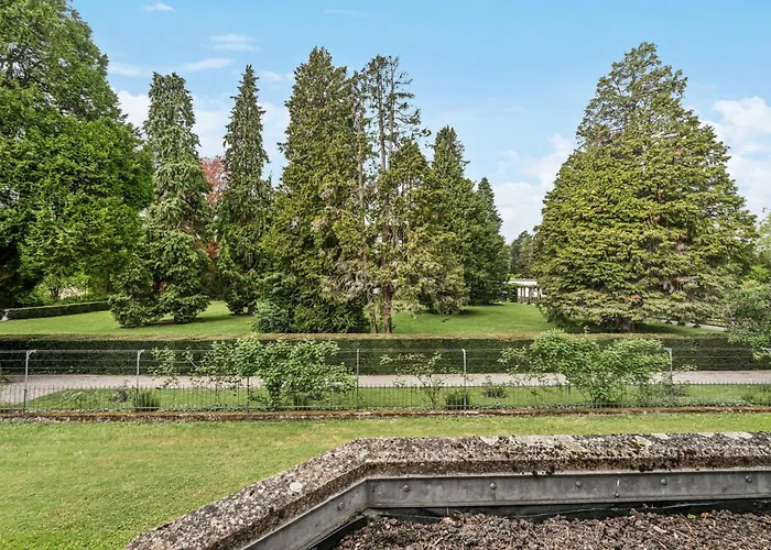 Chic Near Center شقة *